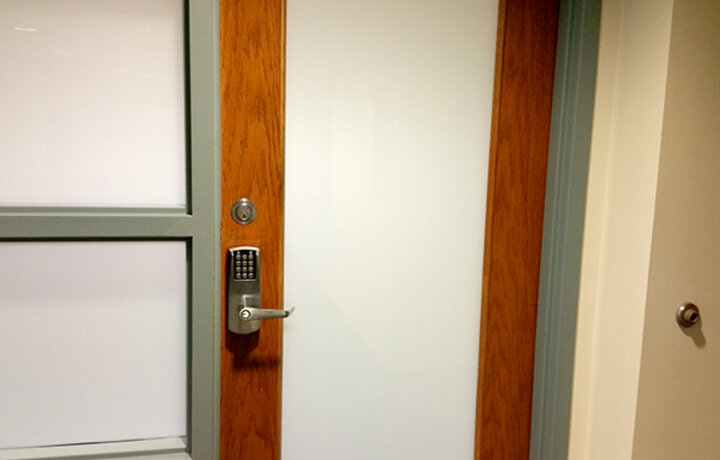 A pinpad access unit controlling interior building access